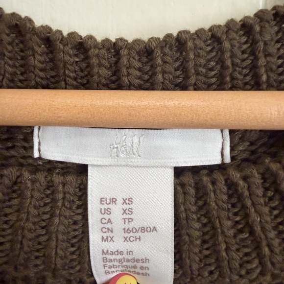 H&M sweater vest - Picture 4 of 5